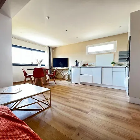 Maison Chanteranne Avec Parking Gratuit Apartment Clermont-Ferrand