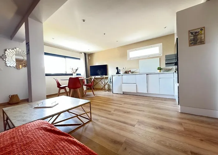 Lejlighed Maison Chanteranne Avec Parking Gratuit